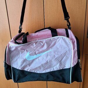 Nike Brasilia 4 Small Duffel Bag - Pink and Black